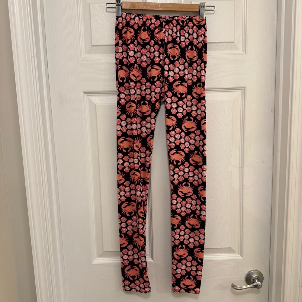 Like New Simply Southern Crab and Seashell Leggings
